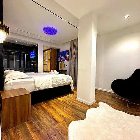 Hotel Luxury Em Gjirokastër